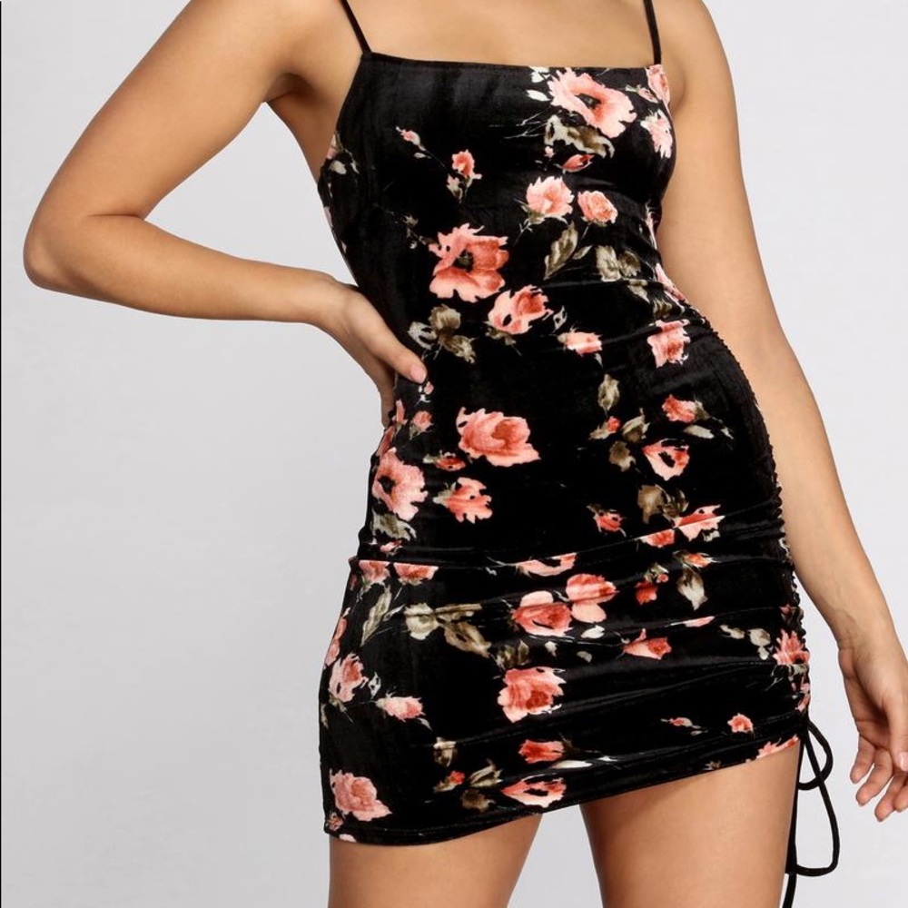 FAVE IN FLORAL MINI DRESS